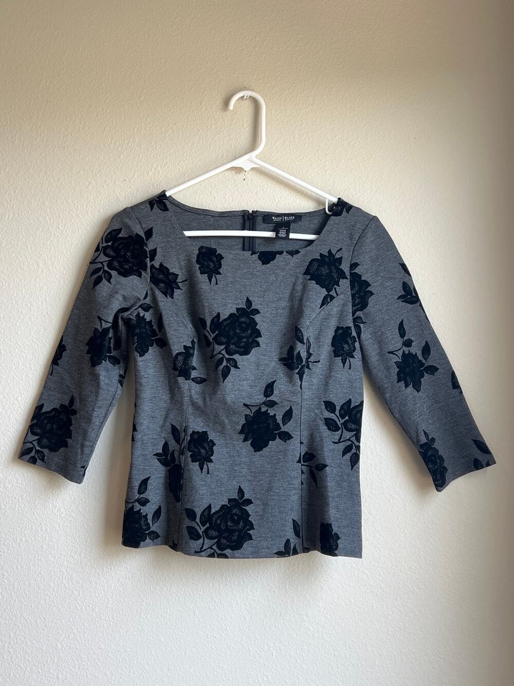 White House Black Market Grey Black Velvet Floral Flocked Back Zip Blouse Small